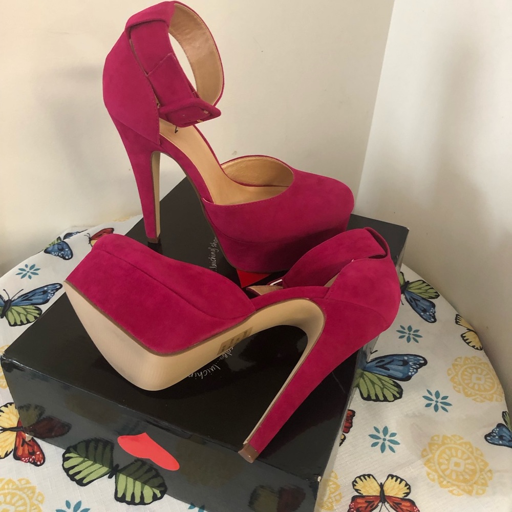 Fucsia heels